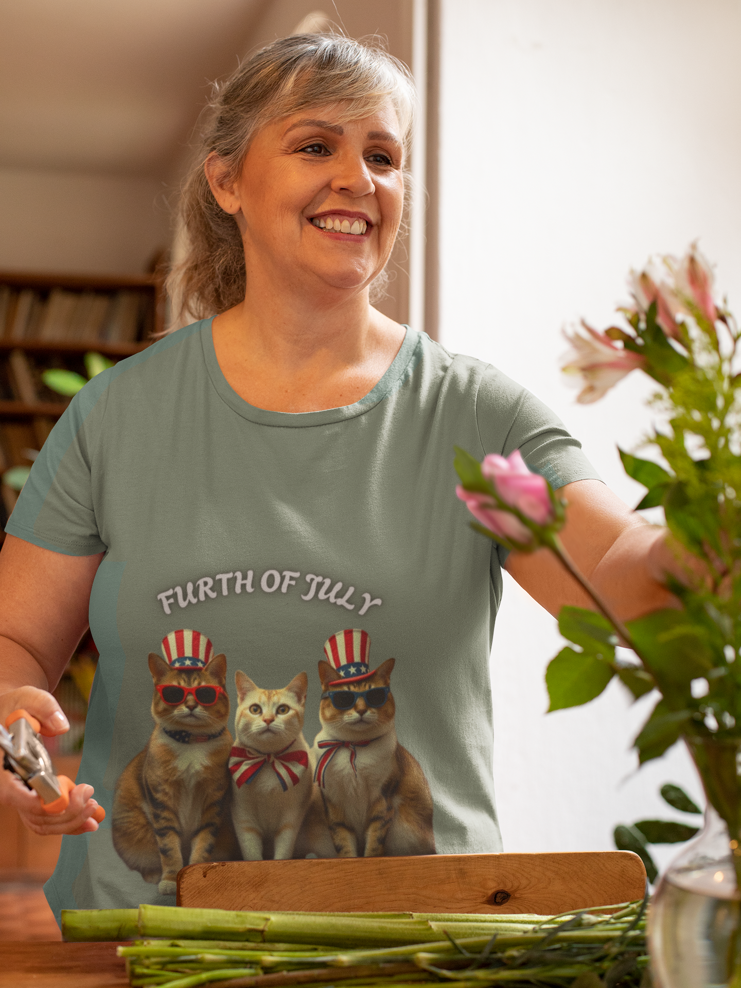 Patriotic Cats 4th of July T-Shirt USA Flag Cat Shirt Independence Day Graphic Tee for Cat Lovers Vintage Unisex American Cat Shirt