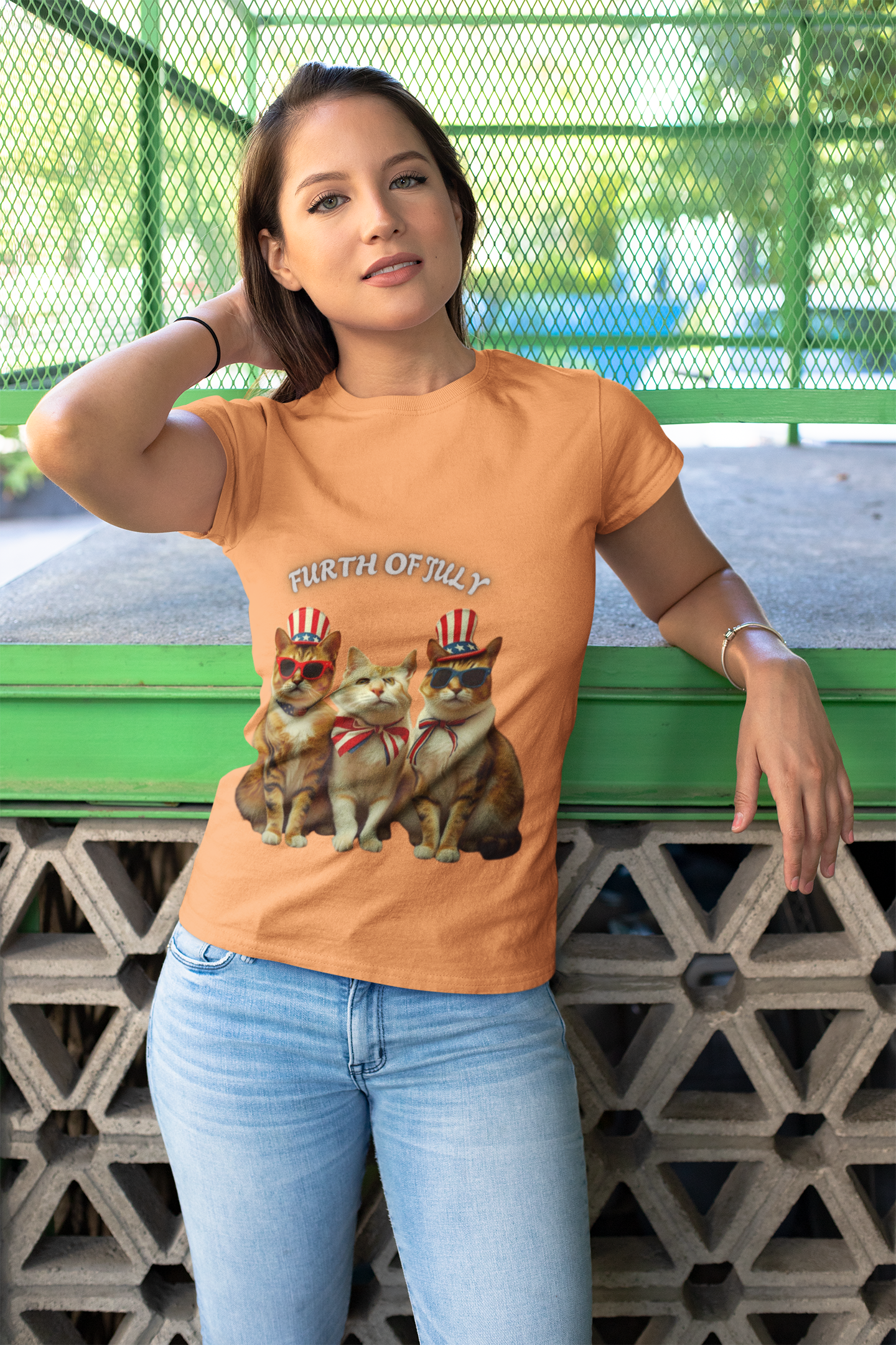 Patriotic Cats 4th of July T-Shirt USA Flag Cat Shirt Independence Day Graphic Tee for Cat Lovers Vintage Unisex American Cat Shirt