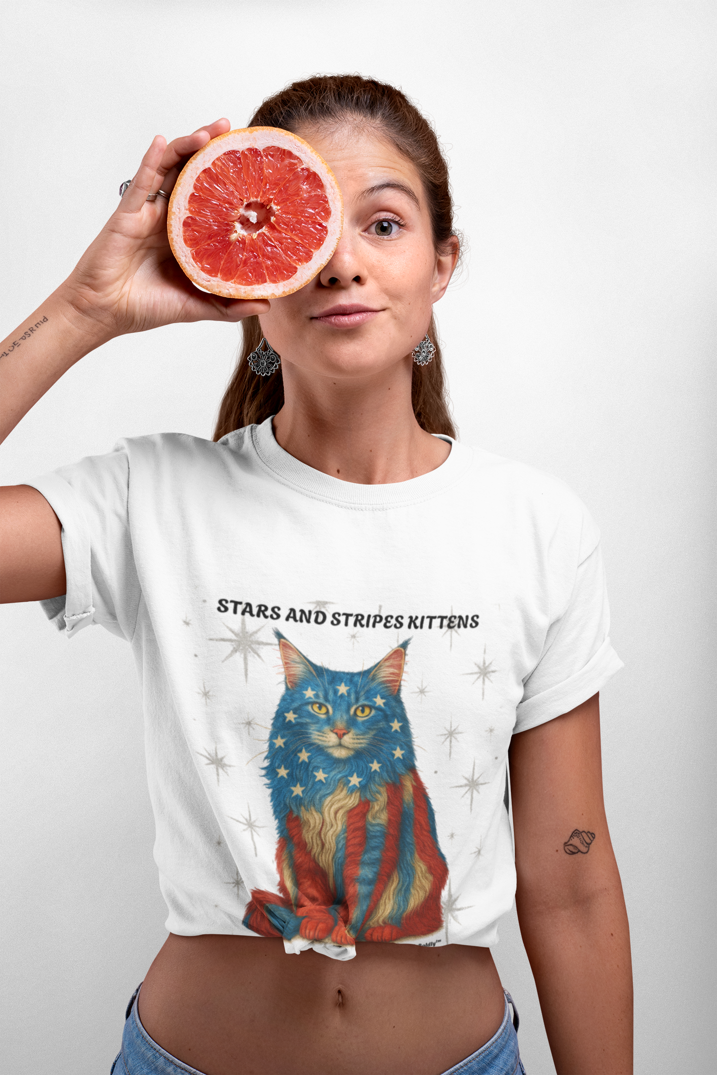 Stars and Stripes Cat Unisex T-Shirt  Funny USA Flag Kitty Graphic Tee Patriotic Cat Shirt for 4th of July Maine Coon Style Cat Lover Gift